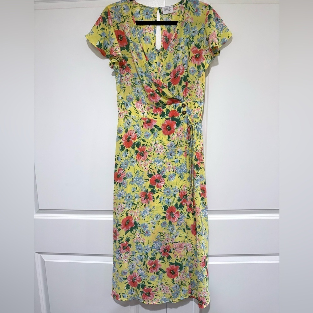 Sienna Sky Yellow Flutter Sleeve Multicolor Floral Faux Wrap Style Dress sz L